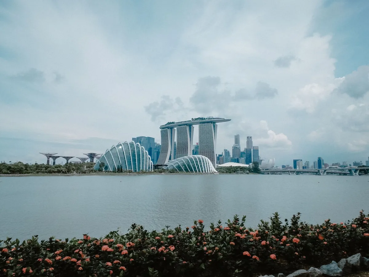 Marina Bay Sands and the Singapore skyline seen across Marina Bay, illustrating the Singapore expat tax guide